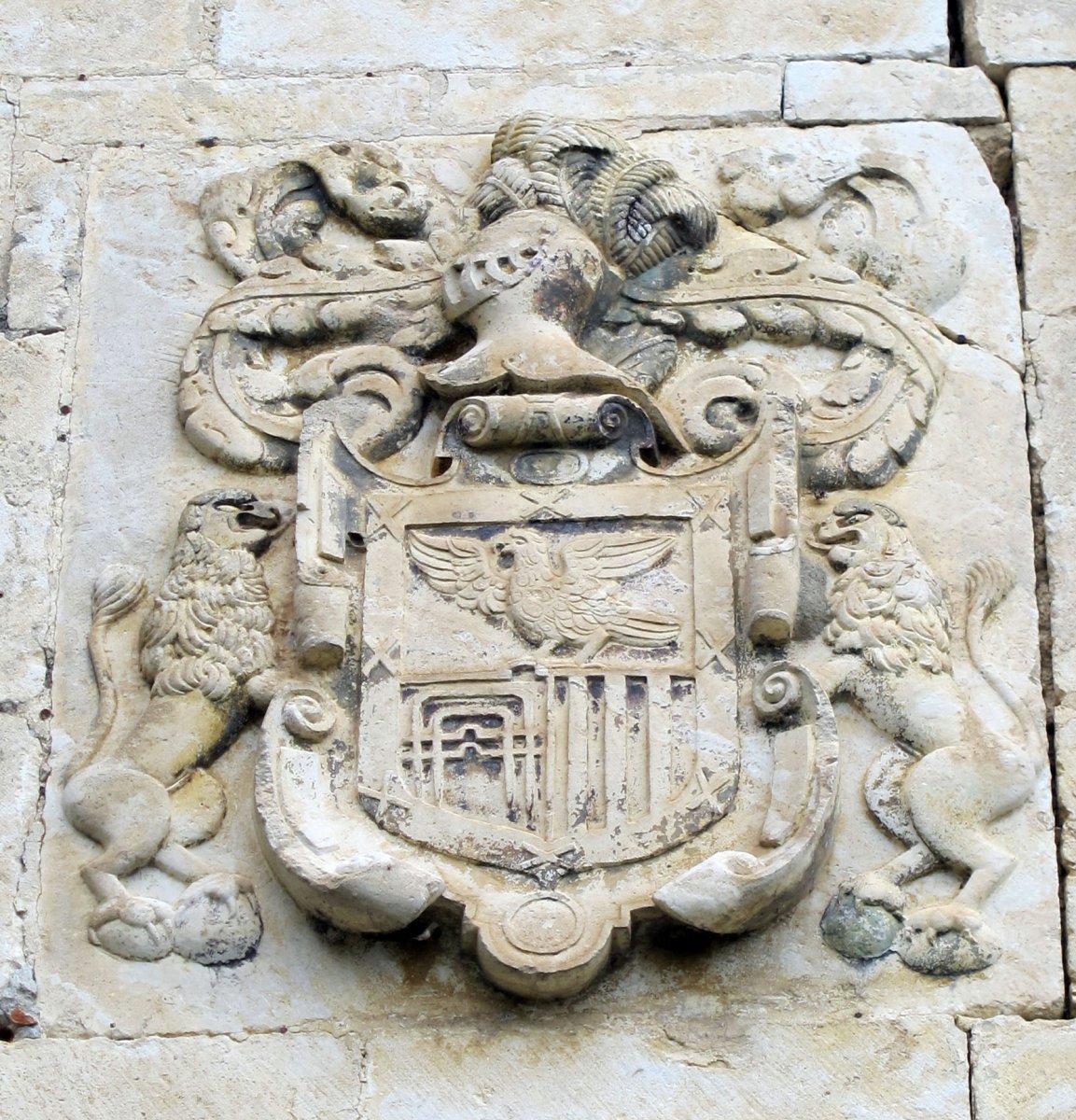 Mendigainarena etxeko armarria, Izu-Oltza