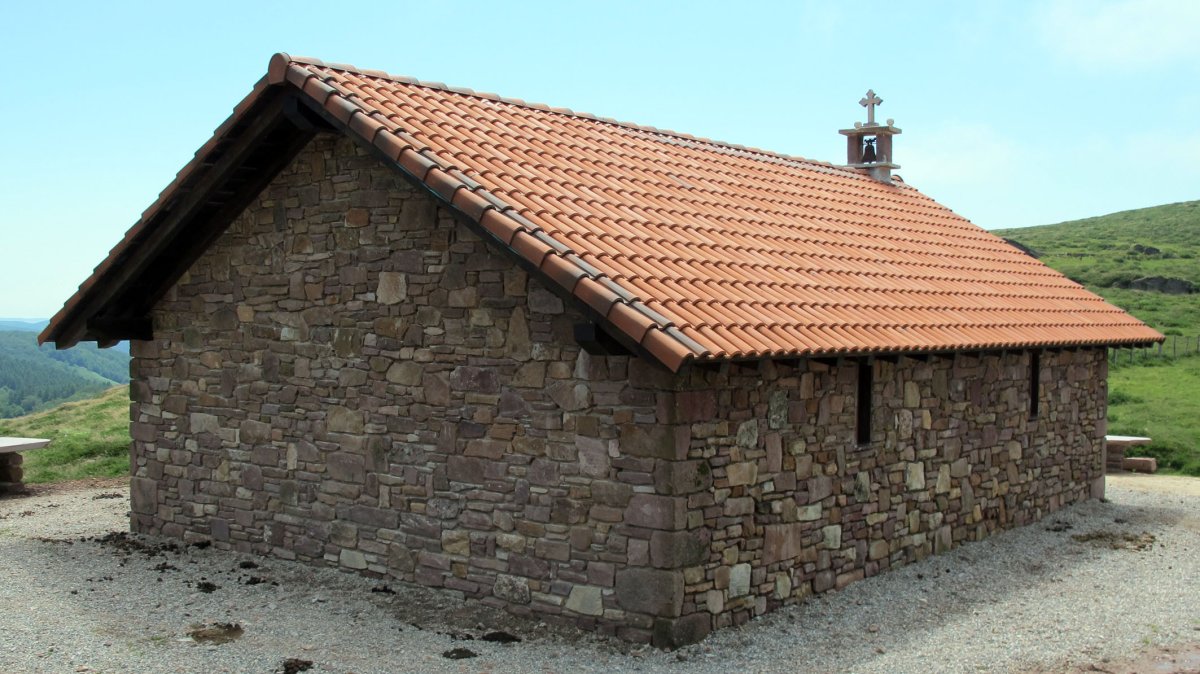 Santiago ermita, Almandoz-Belate