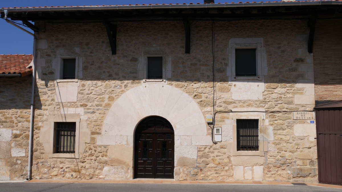 Etxea, Uribarri-Jauregi