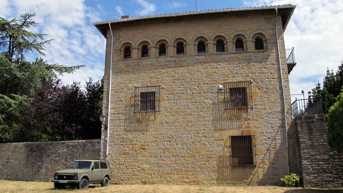 Oronsospe jauregia, Aitzoain-Berriobeiti