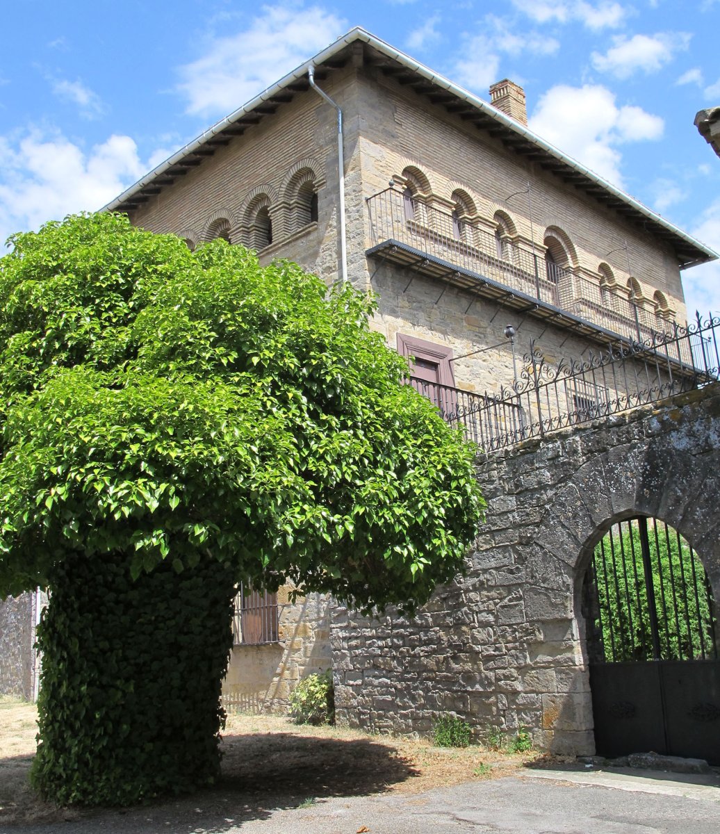 Oronsospe jauregia, Aitzoain-Berriobeiti