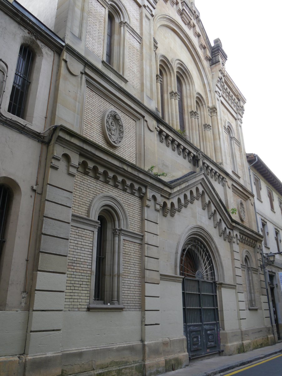 Salestarren monastegia