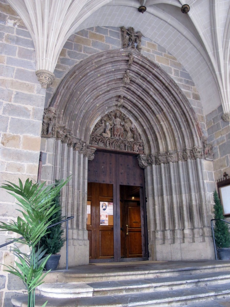 San Saturnino eliza, Iruñea