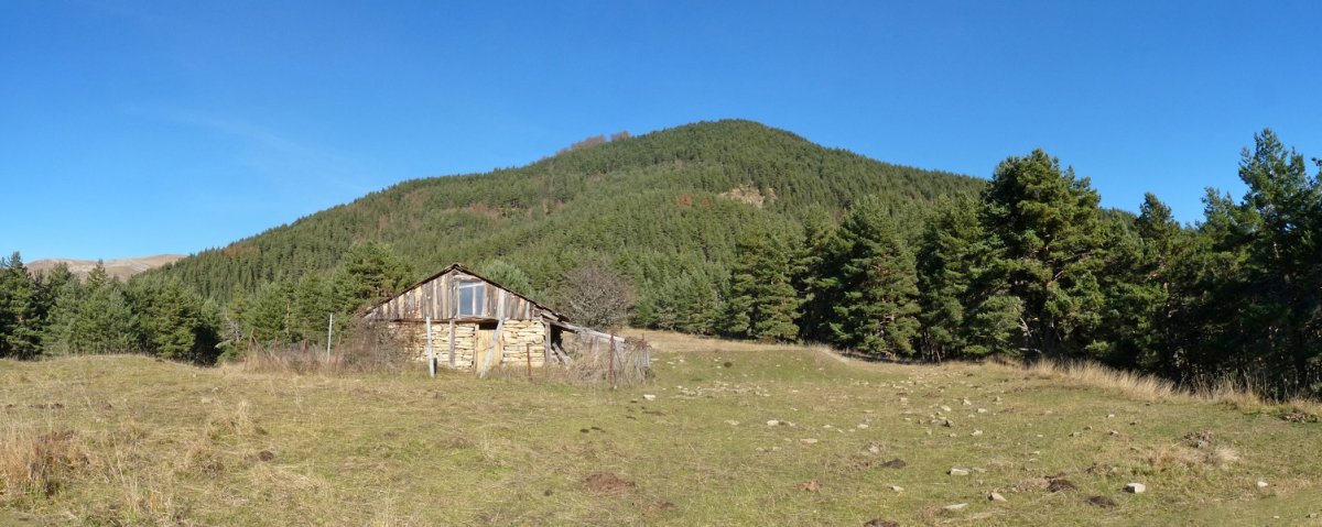 Borda baten hondakinak Maisterraren puntatik hurbil