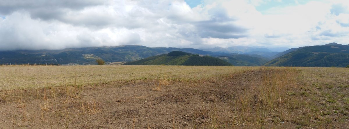 Lezegiako gailur zabal eta panoramikoa