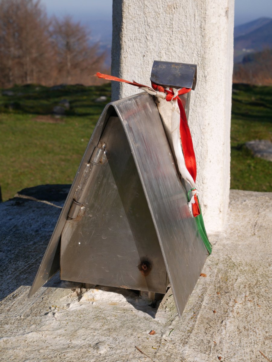 Txartelontzia. Loatzo.