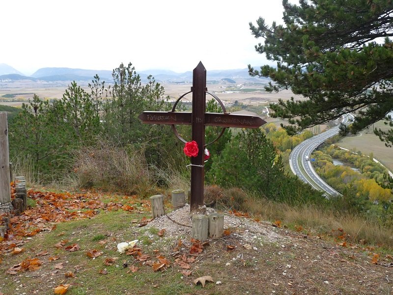 Gurutze bat, fusilatuen oroimenean