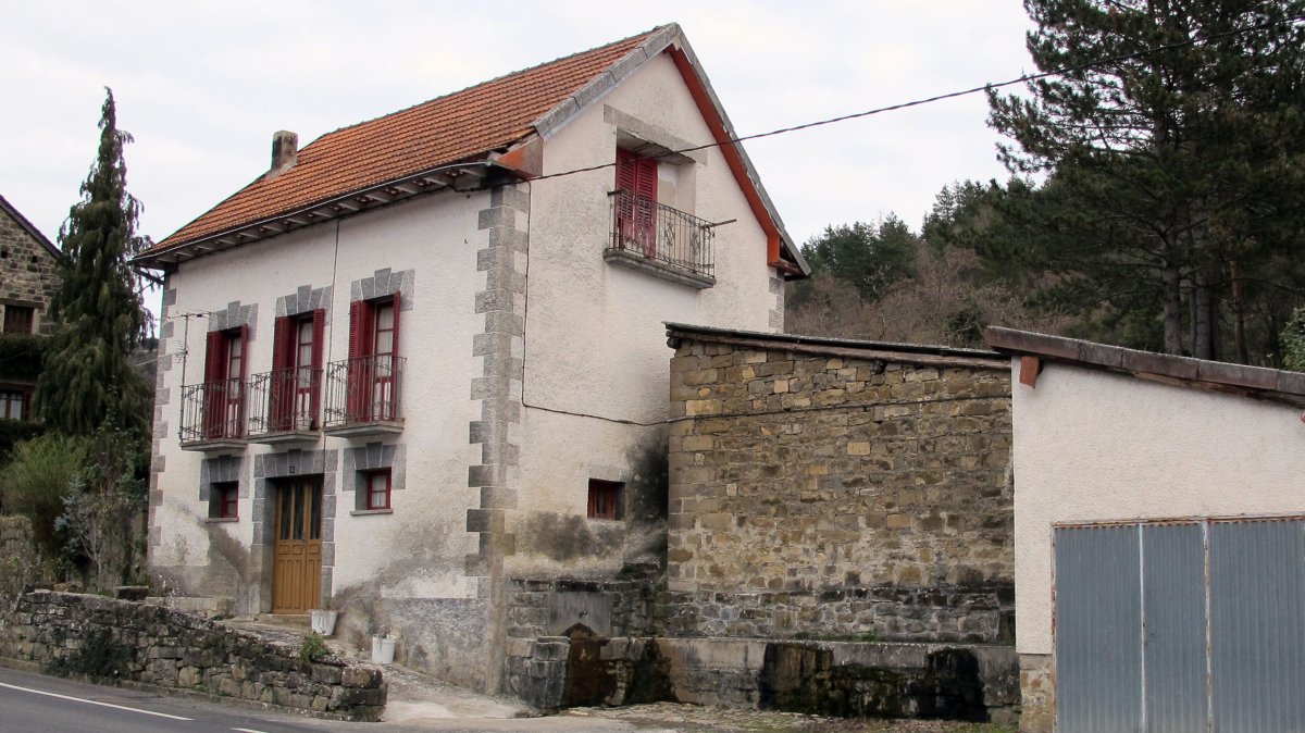 Etxea eta iturria, Espartza Zaraitzu