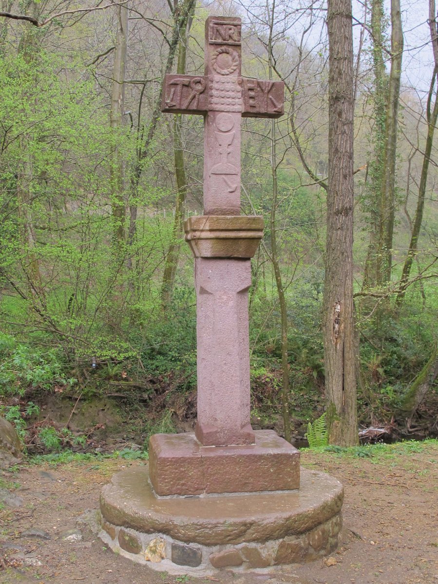 Santa Krutz kruzeroa, Etxalar