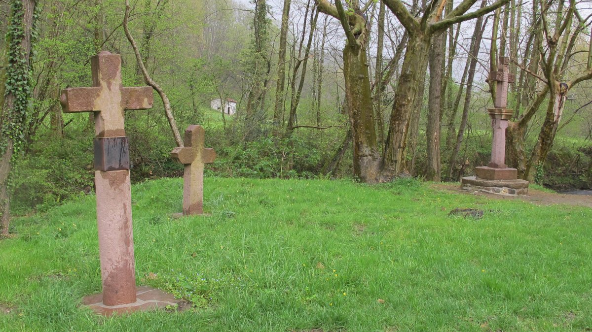 Kruzeroa eta inguruko beste gurutzeak, Etxalar