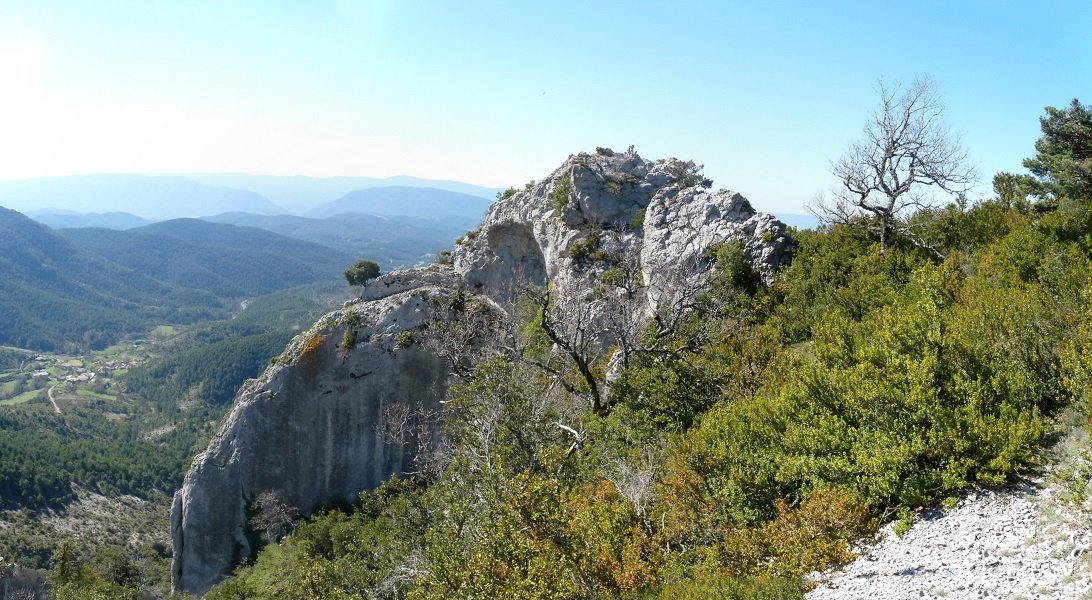 Lezapeko harriak gailurretik