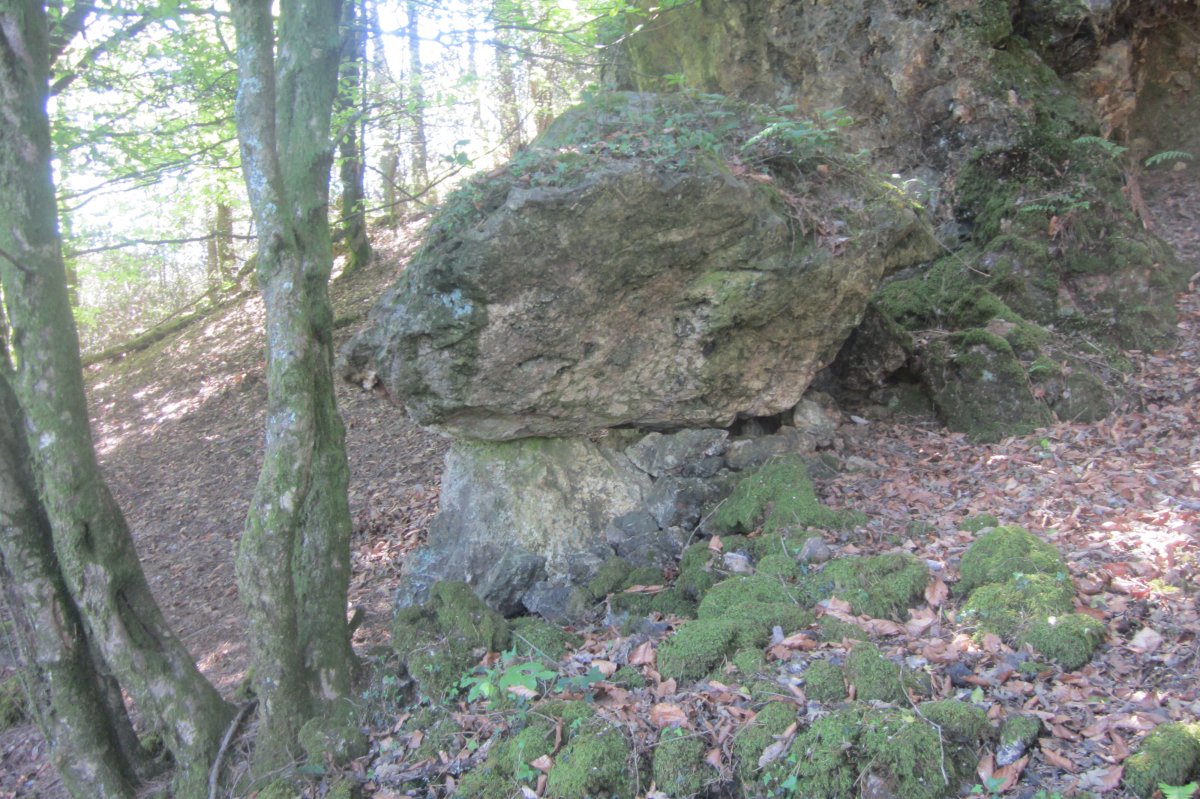 Paradólmen Faalegi  (Abril  20017)