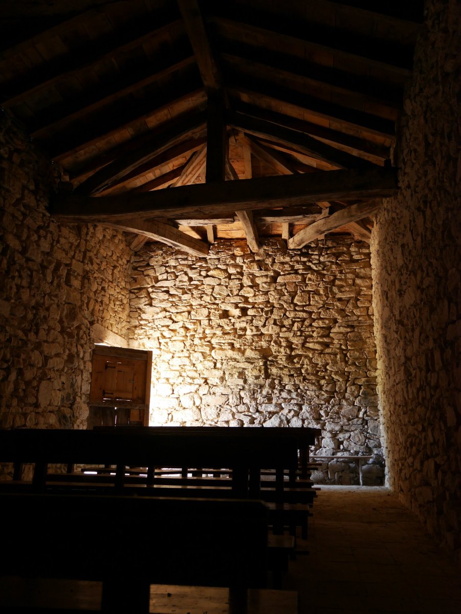 San Migel ermitaren barru aldea