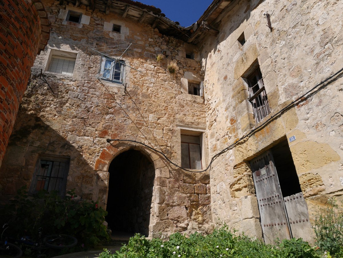 IEko sarrera, Kontrasta