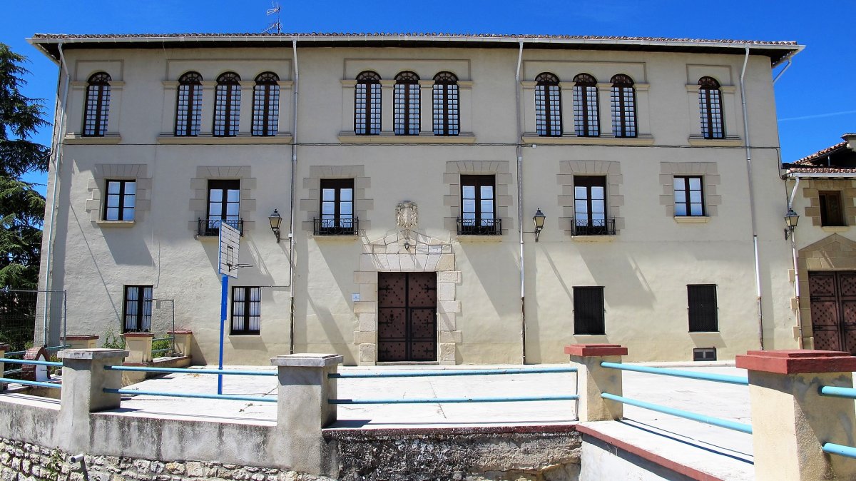 Anderaz jauregia, Abartzuza