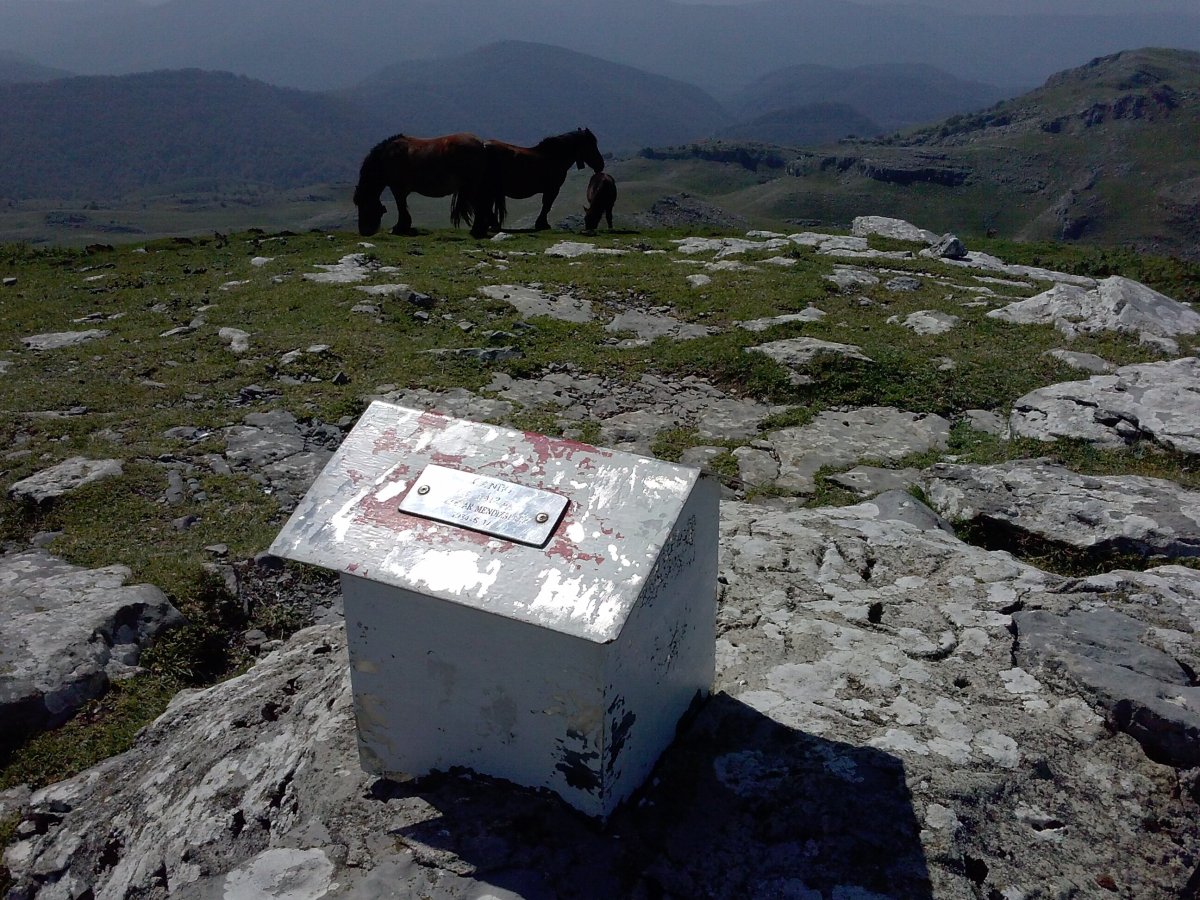 Ganboa tontorra (1413m)