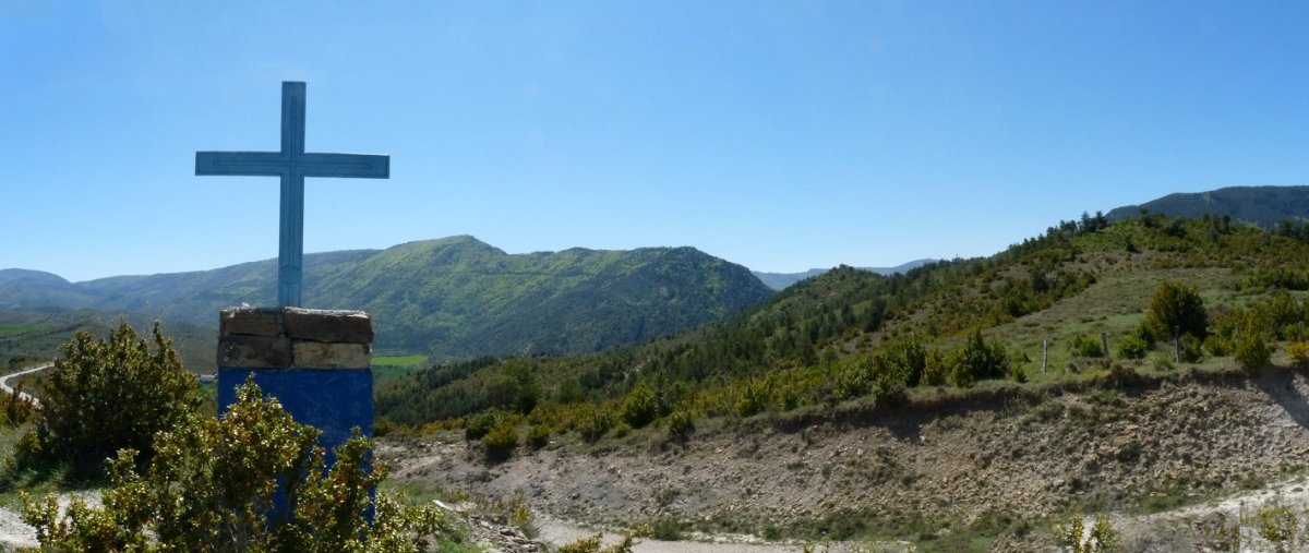 Gurutzea Aspurgiko bidean, Urdantxiko gailurretik hurbil