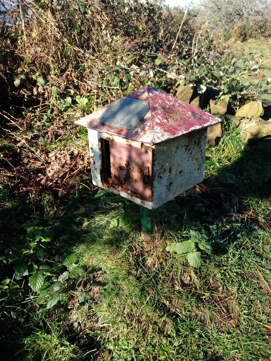 Garagoiti (701m) tontorreko postontzia