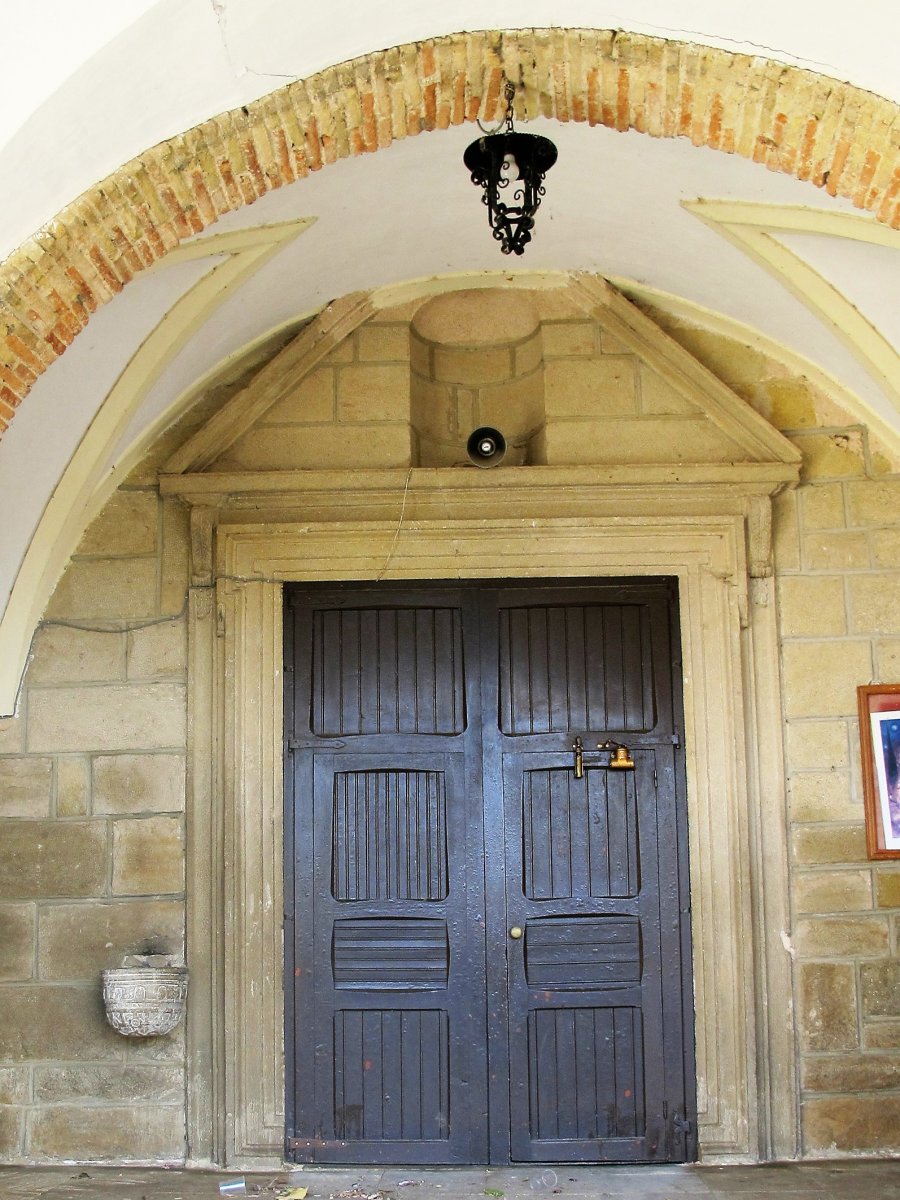 Asuncion eliza, Uterga