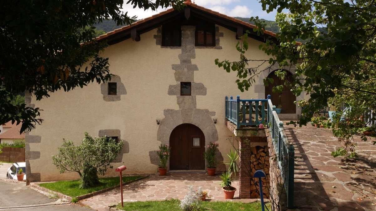 Intzenea etxea, Elduain