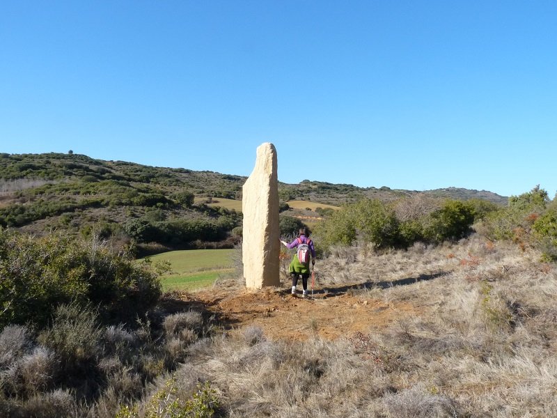 Itxura modernoko zutarri ikusgarria, Santa Kruzetik mendebaldera
