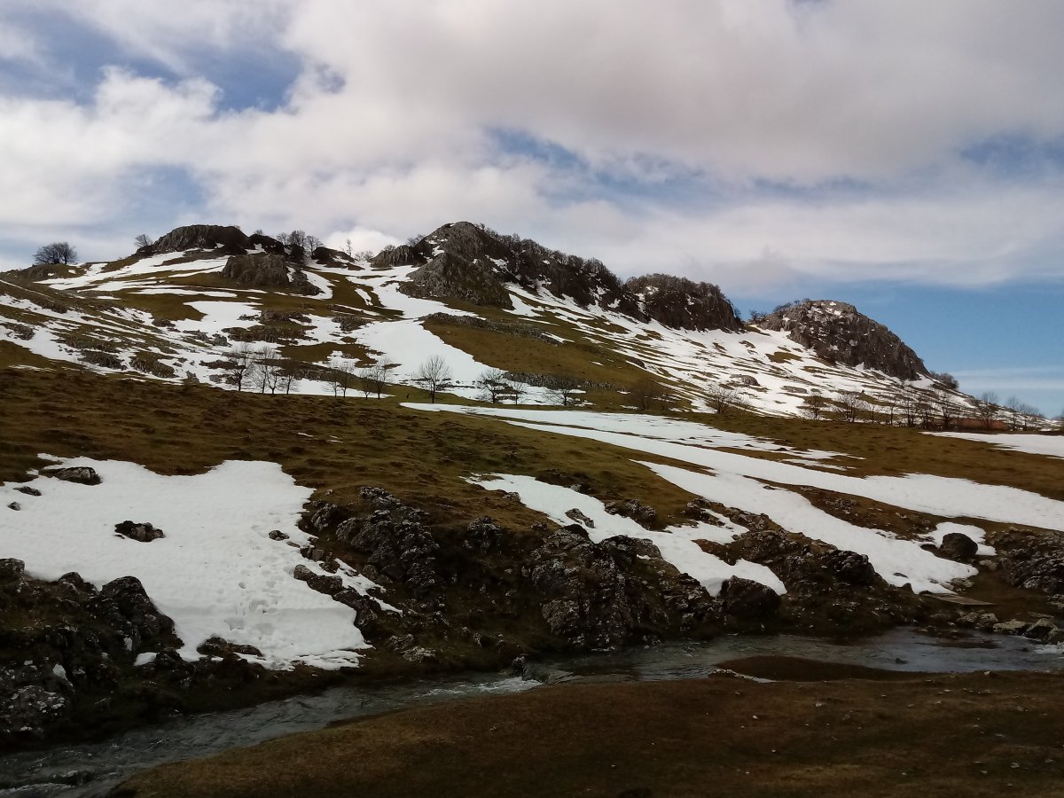 Zabalaitz (1264m), Urbia errekatik ikusita