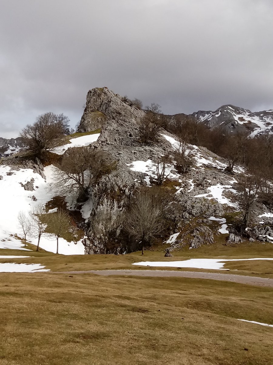 Peruaitz (1228m) bidean