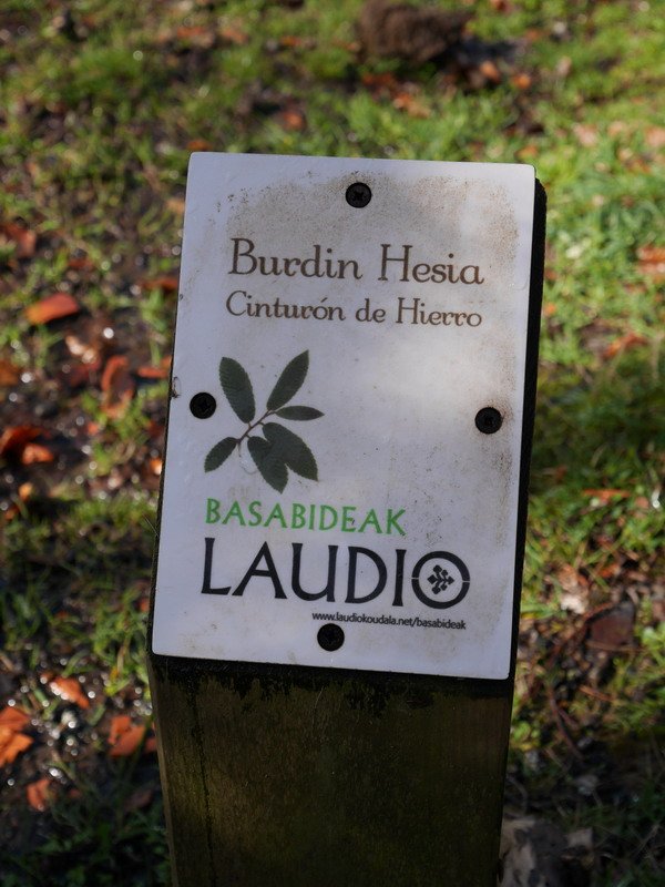 Horrelako seinaleek adierazitako ibilbidea jarraitzen da tarte askotan