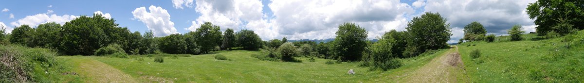 Goldanburu trikuharriaren inguruko panoramika