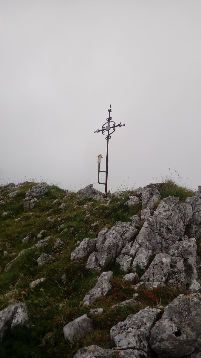 Aitzabal (1508m) tontorra eta postontzia