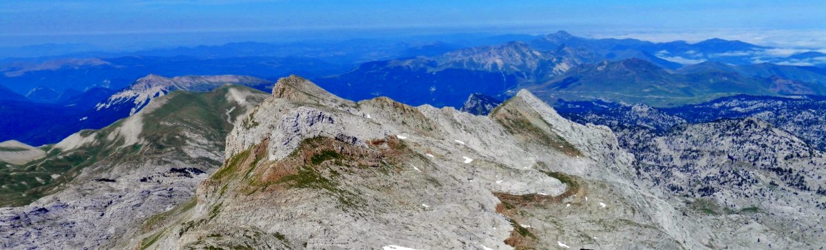 Hiru Erregeen Mahaiatik