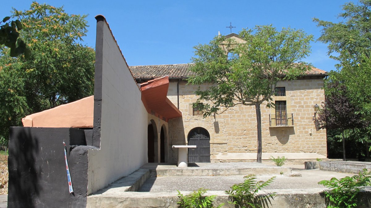 Cuevas ermita, Viana