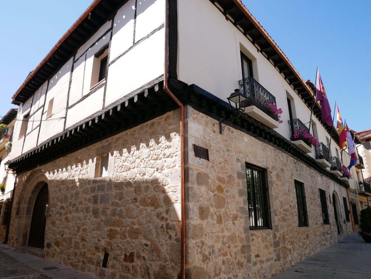 Udaletxea, Covarrubias