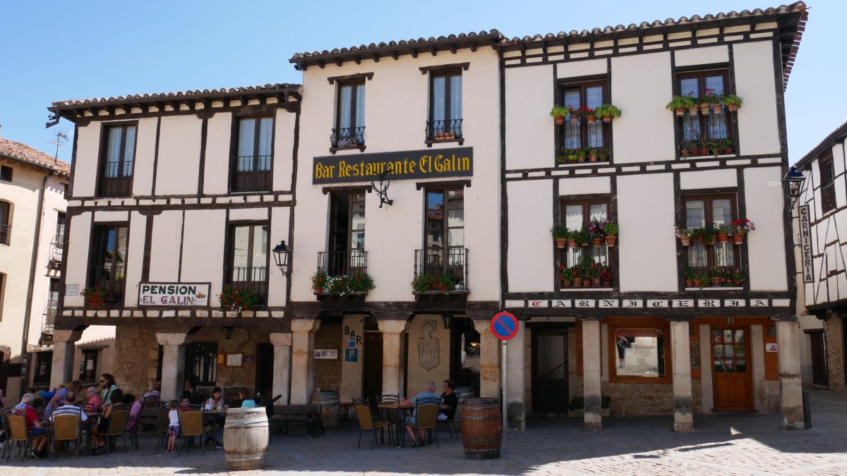 Plazako etxeak, Covarrubias