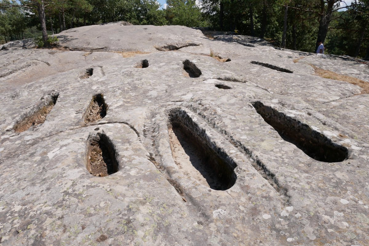 Revengako nekropolia, Quintanar de la Sierra aldean