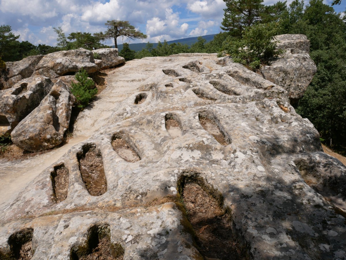 Cuyacabras nekropolia, Quintanar de la Sierra aldean