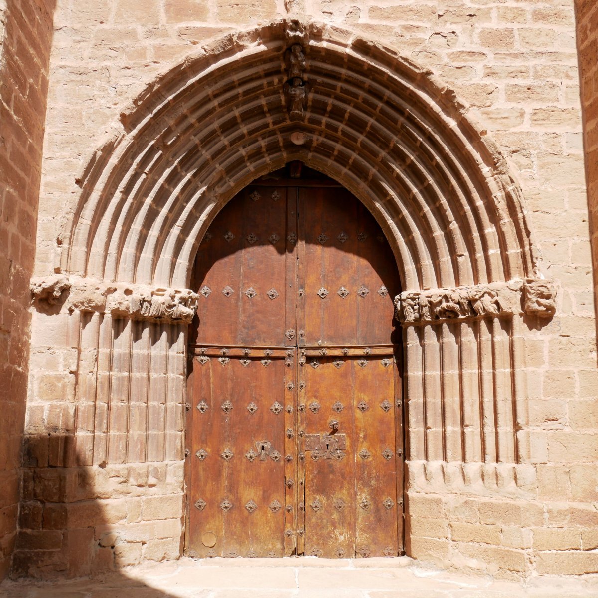 Santa Katalina eliza, Zirauki