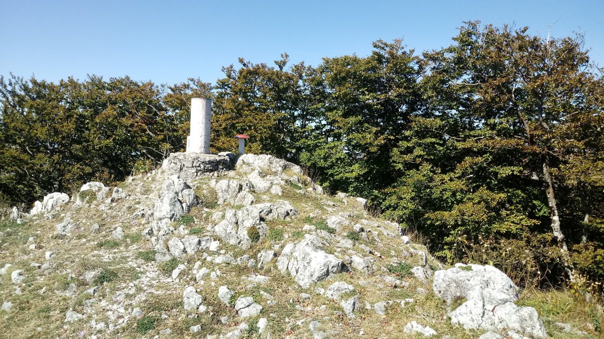 Umandia (1224m) tontorra eta postontzia