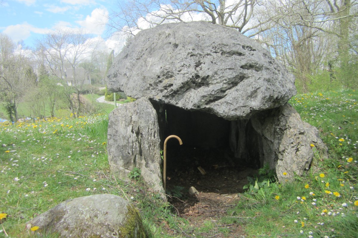 Dólmen Buzy  (Téberne)  Abril 2018