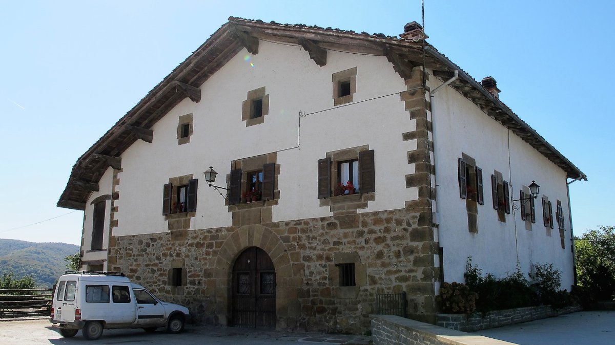 Apezenea etxea, Orokieta-Basaburia