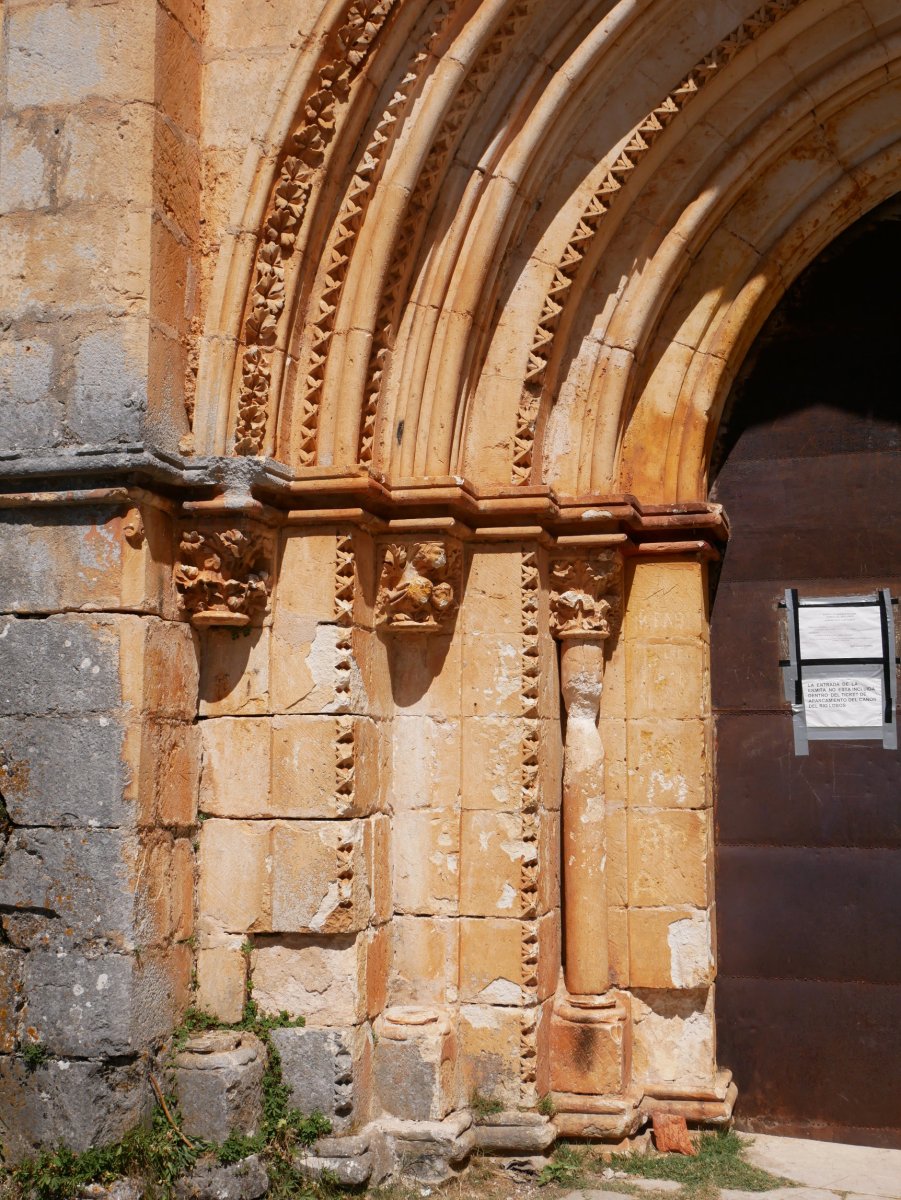 San Bartolome ermita, Lobos ibaiaren arroilan