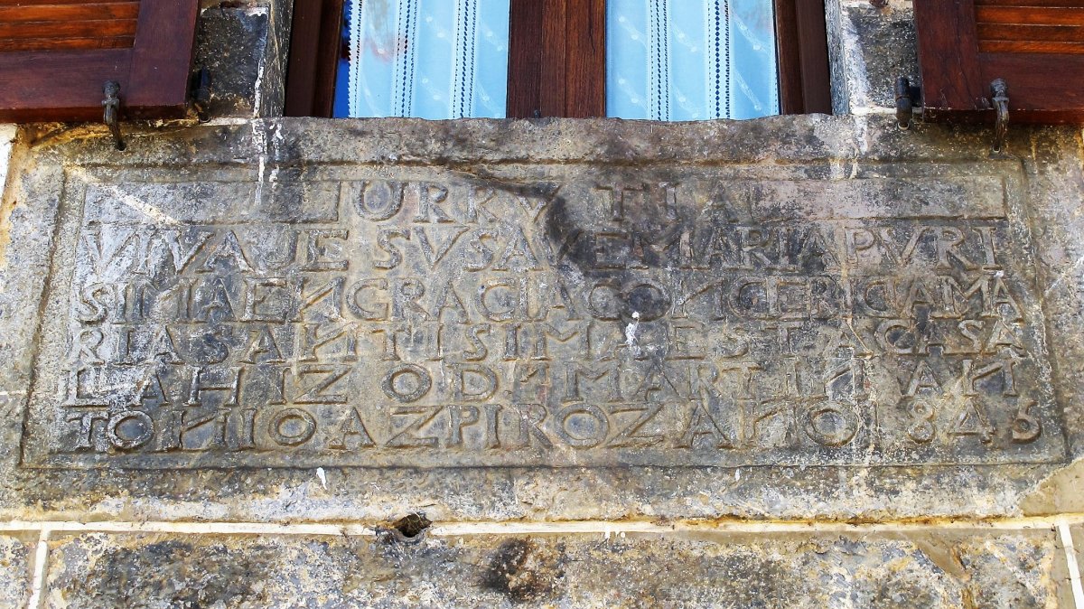 Urrutia etxeko epigrafia, Arrarats-Basaburua