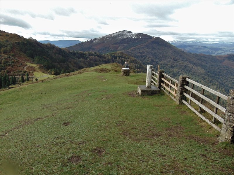 Tontorra. Atzean, Burgüeno