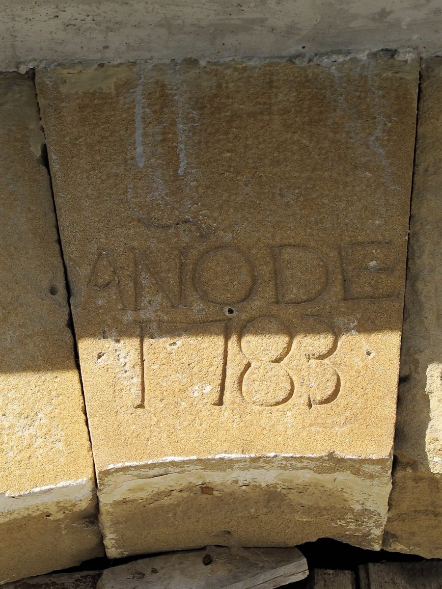 Etxe bateko atearen klabea, Benegorri-Leotz