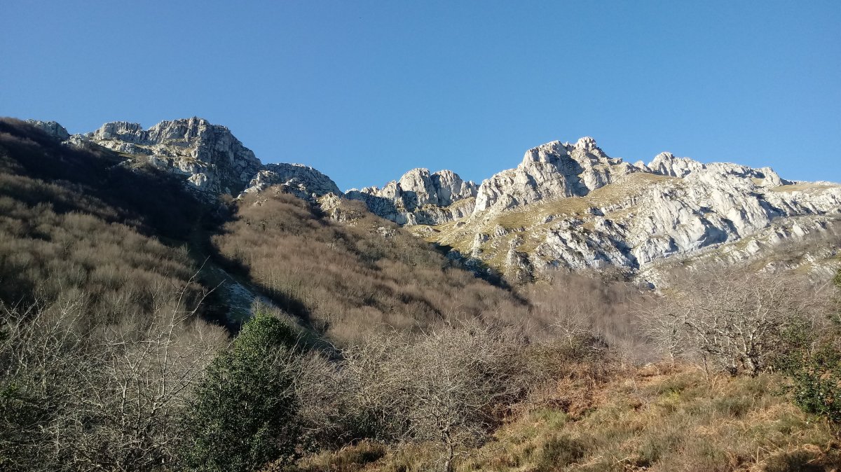 Aizkorriko mendizerra Nardaundi aldetik