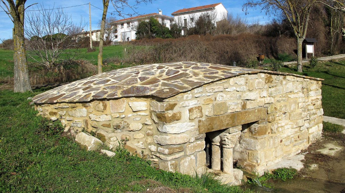 La Fuente Erdi Aroko iturria, Olatz Nagusia-Galar Zendea