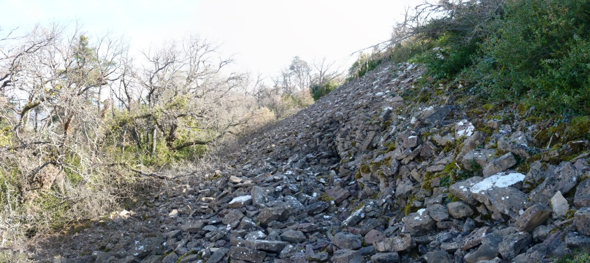 El Castillo kastroaren harresia