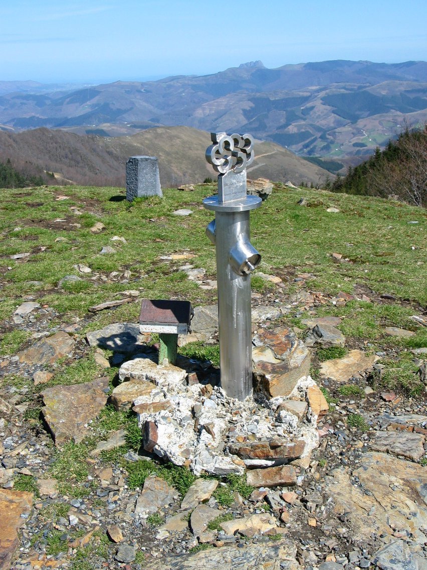 Tontorreko apaingarriak