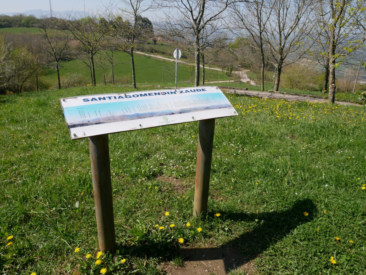 Norabide mahaia, Santiomendi.