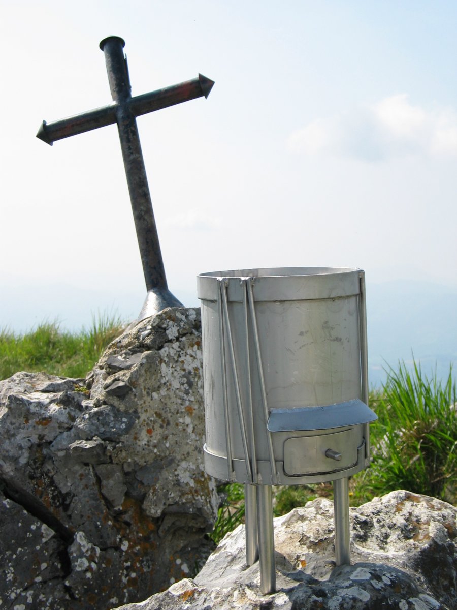 Tontorreko gurutzea eta buzoia